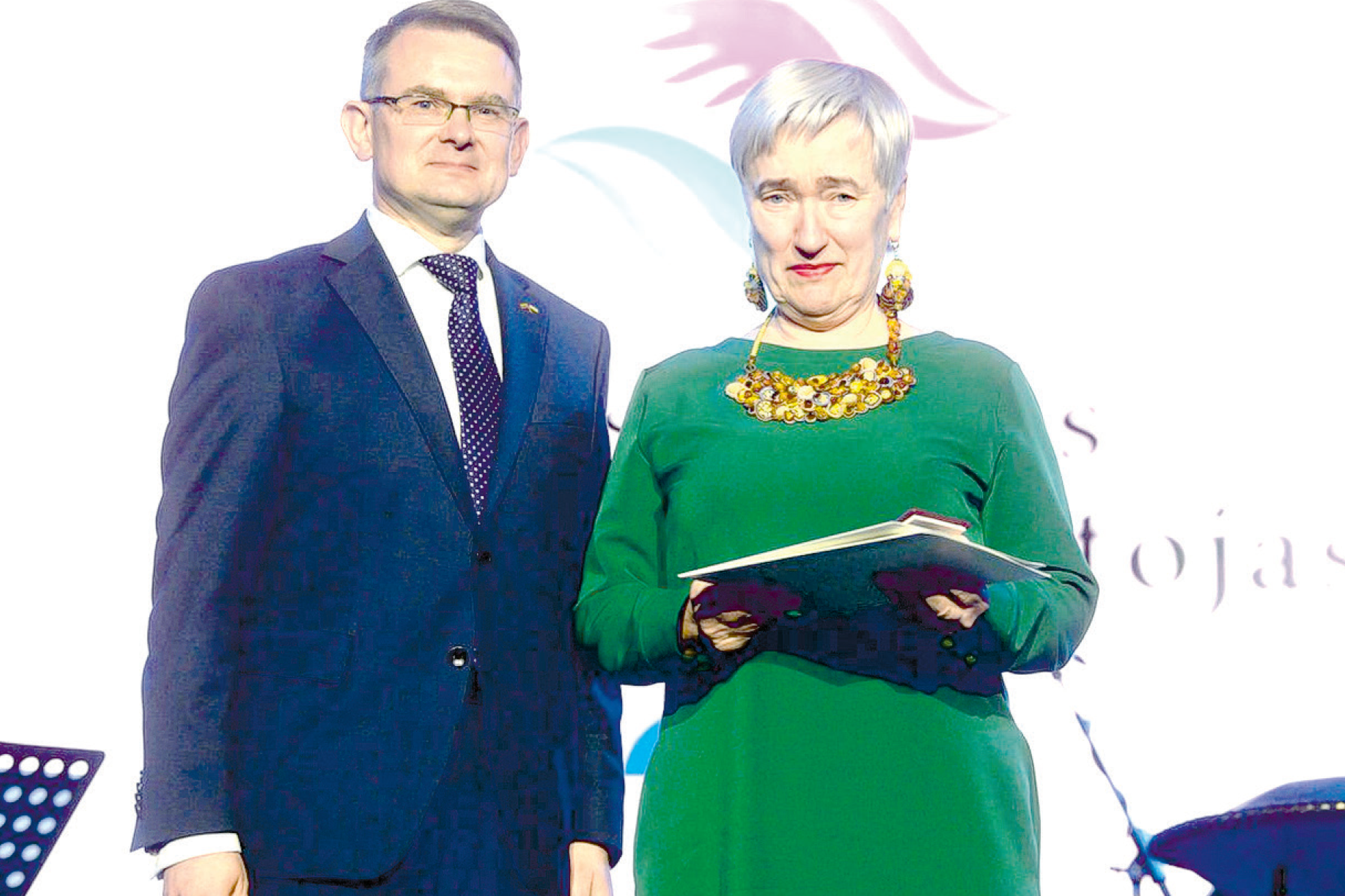 Nusipelniusio Lietuvos gydytojo apdovanojimas įteiktas Regioninės Telšių ligoninės Neurologijos skyriaus vedėjai Virginijai Vitkauskienei